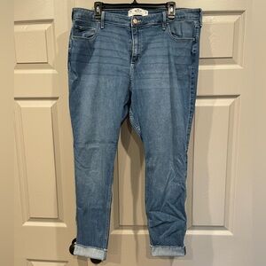 Curvy High-Rise Super Skinny Medium Wash Jeans